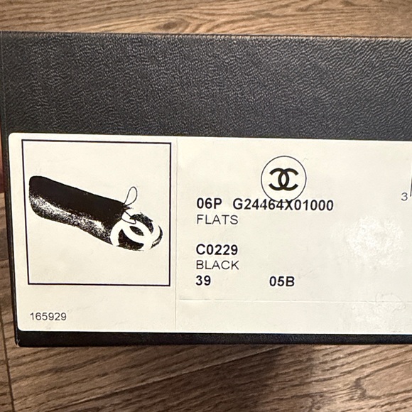 Vintage CHANEL Black and White Quilted Flats - Picture 6 of 8